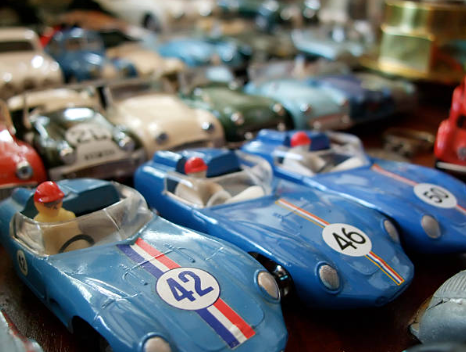 Scale Models & Collector Toys