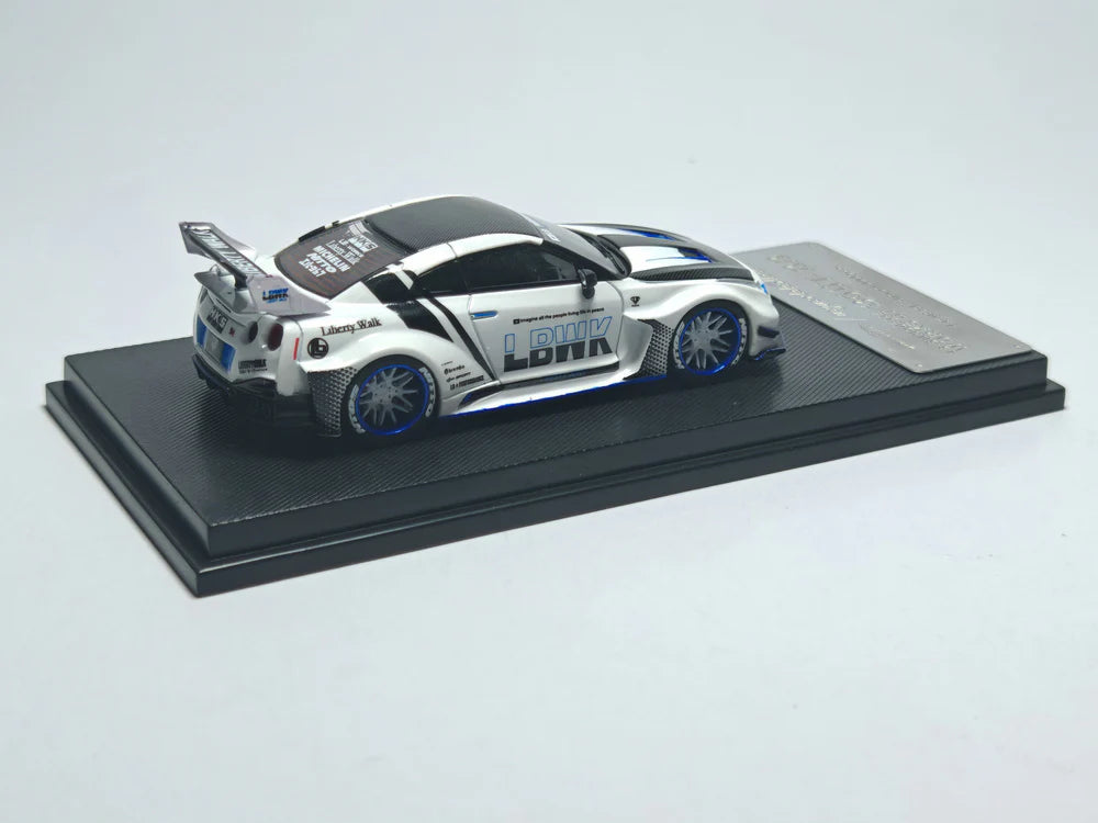 My Model Collect 1/64 LB-Silhouette Works GT Nissan GTR R35 Limited To 999Pcs With Acrylic Case