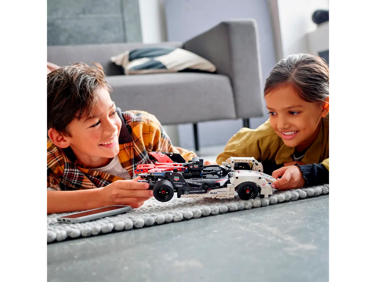 LEGO 42137 Technic Formula E Porsche 99X Electric