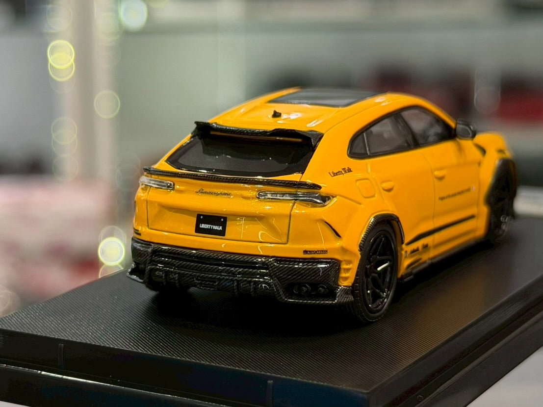 Flame Model Resin 1/64 LBWK Wide Body Lamborghini Urus Limited Edition 999 Units With Acrylic Case
