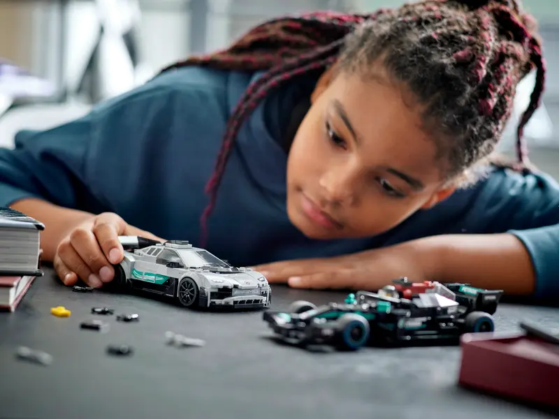 Lego Speed Champions Mercedes-AMG F1 W12 E Performance & Mercedes-AMG Project One 76909
