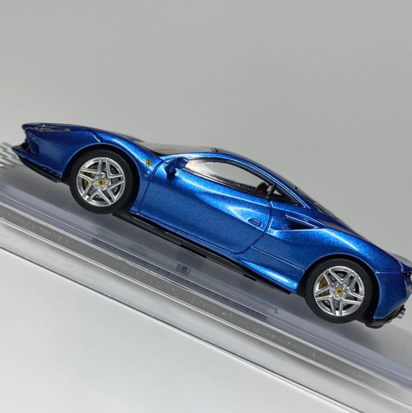 XF- Model 1/64 Ferrari F8 Tributo