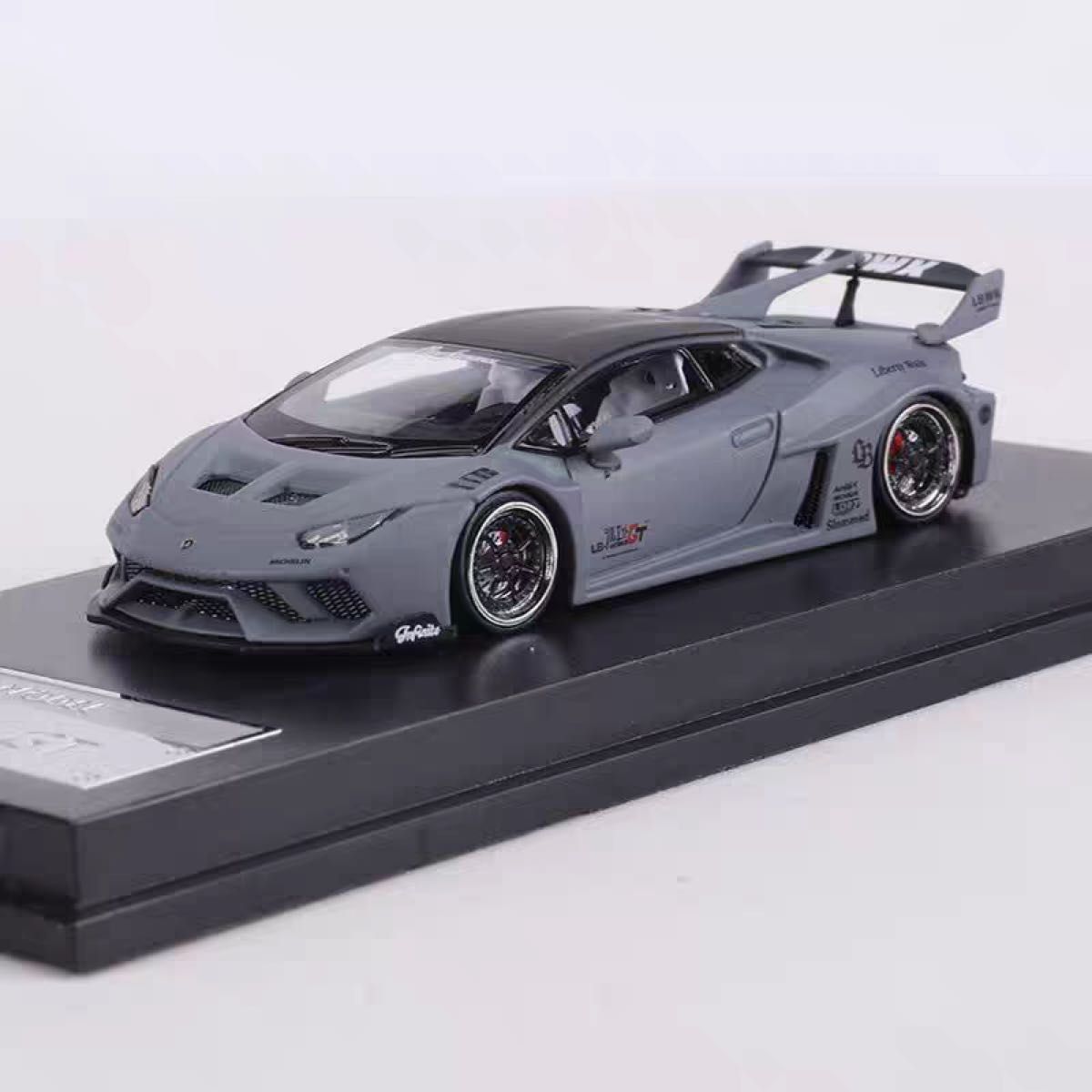 MJ Model 1/64 Lamborghini LBWK Huracan GT With Acrylic Case