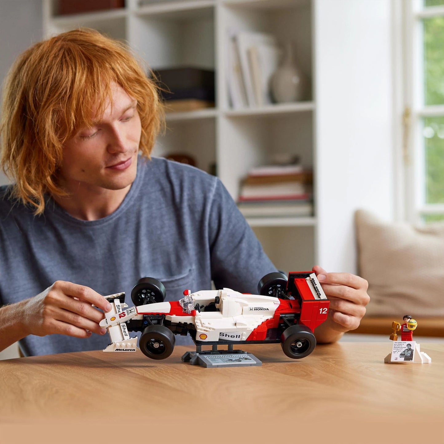 Lego Icons McLaren MP4/4 & Ayrton Senna