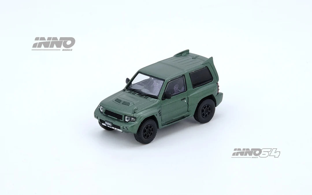 INNO 64 1/64 Mitsubishi Pajero Evolution With Acrylic Case