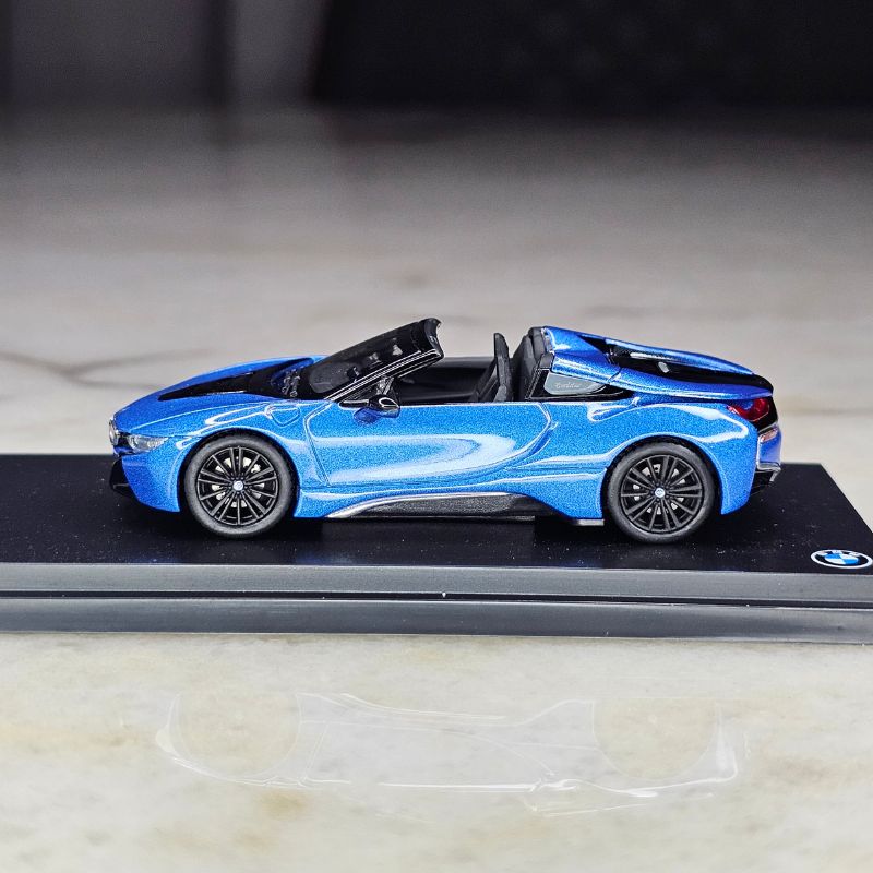AR Box Almost Real 1/64 BMW Collection Series BMW i8 Roadster With Acrylic Box