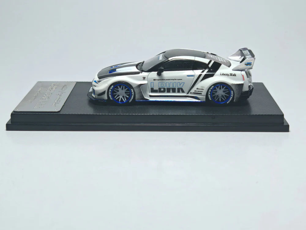 My Model Collect 1/64 LB-Silhouette Works GT Nissan GTR R35 Limited To 999Pcs With Acrylic Case