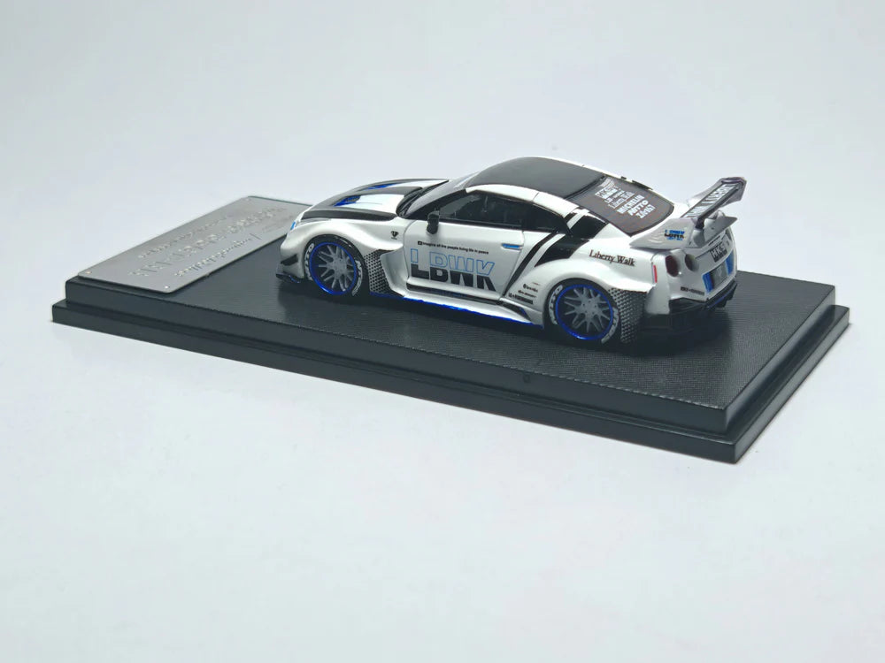 My Model Collect 1/64 LB-Silhouette Works GT Nissan GTR R35 Limited To 999Pcs With Acrylic Case