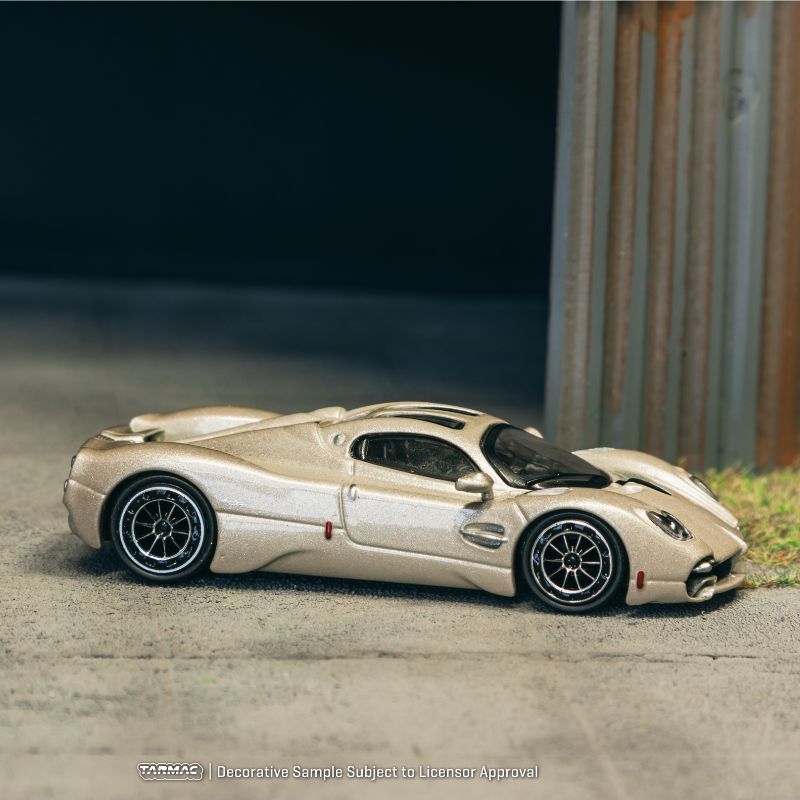 Tarmac Works 1/64  Utopia Rinacimento