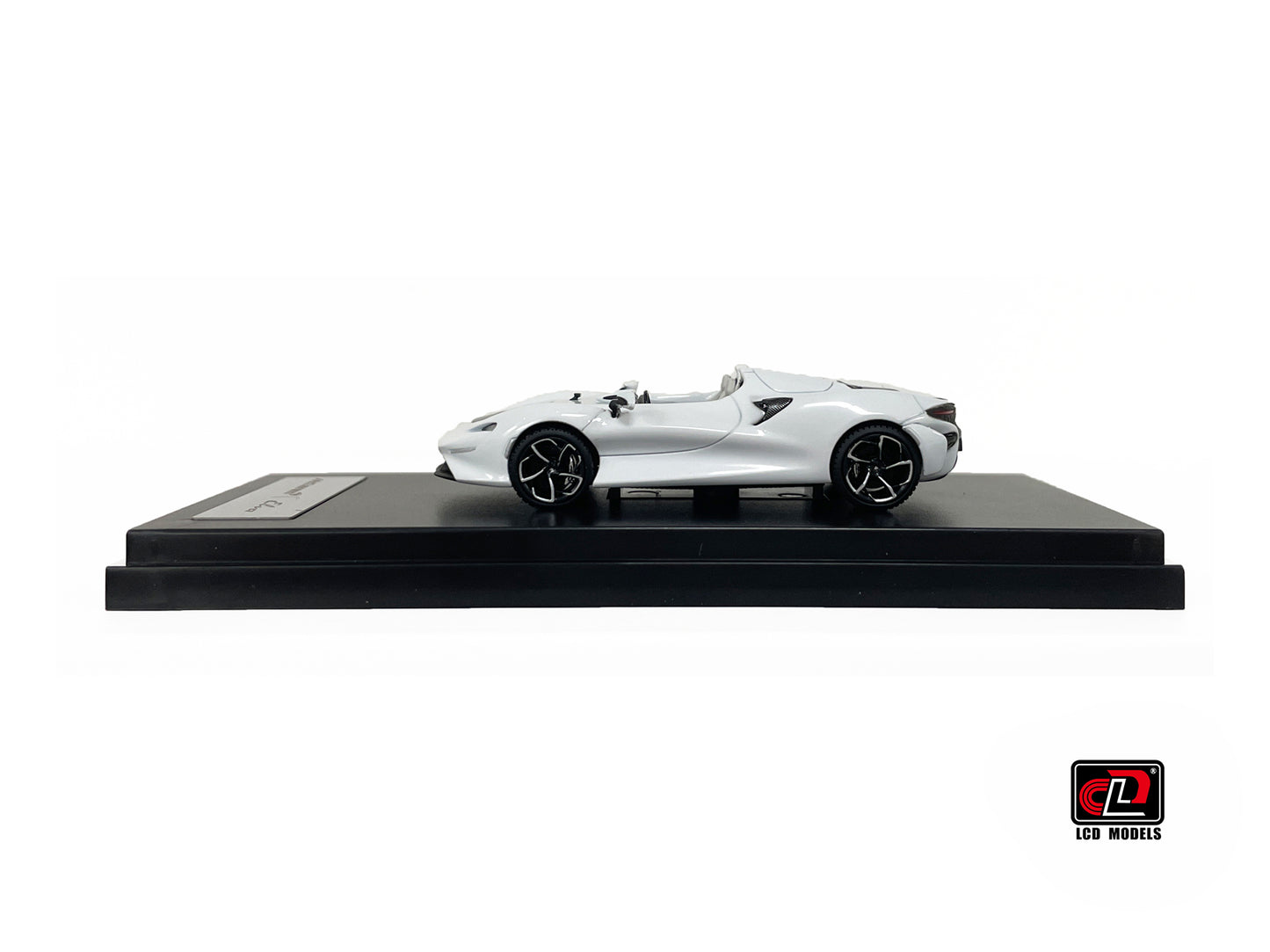 LCD Models 1/64 McLaren Elva White With Acrylic Case