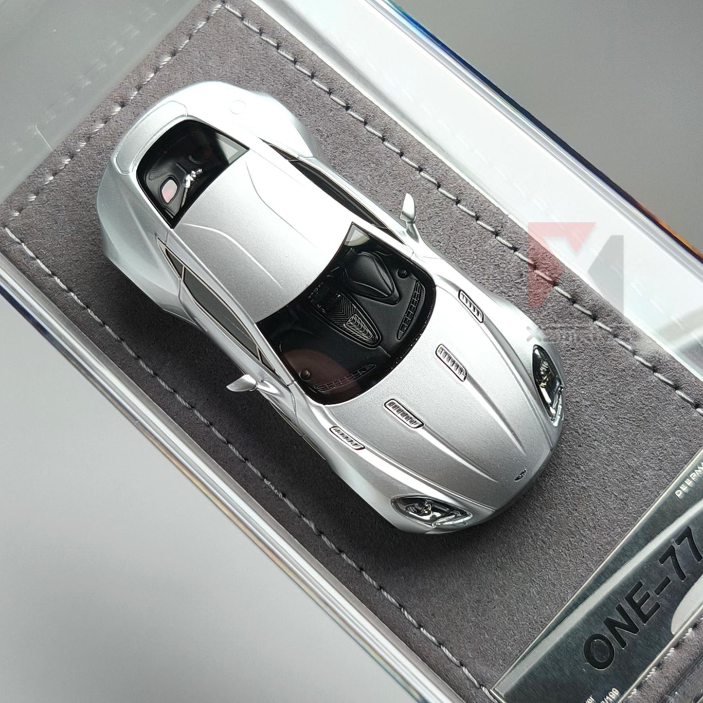 Deepmaker 1/64 Resin Aston Martin One-77 Pearl White Limited Edition 179/199 With Acrylic Case & Polishing Cloth