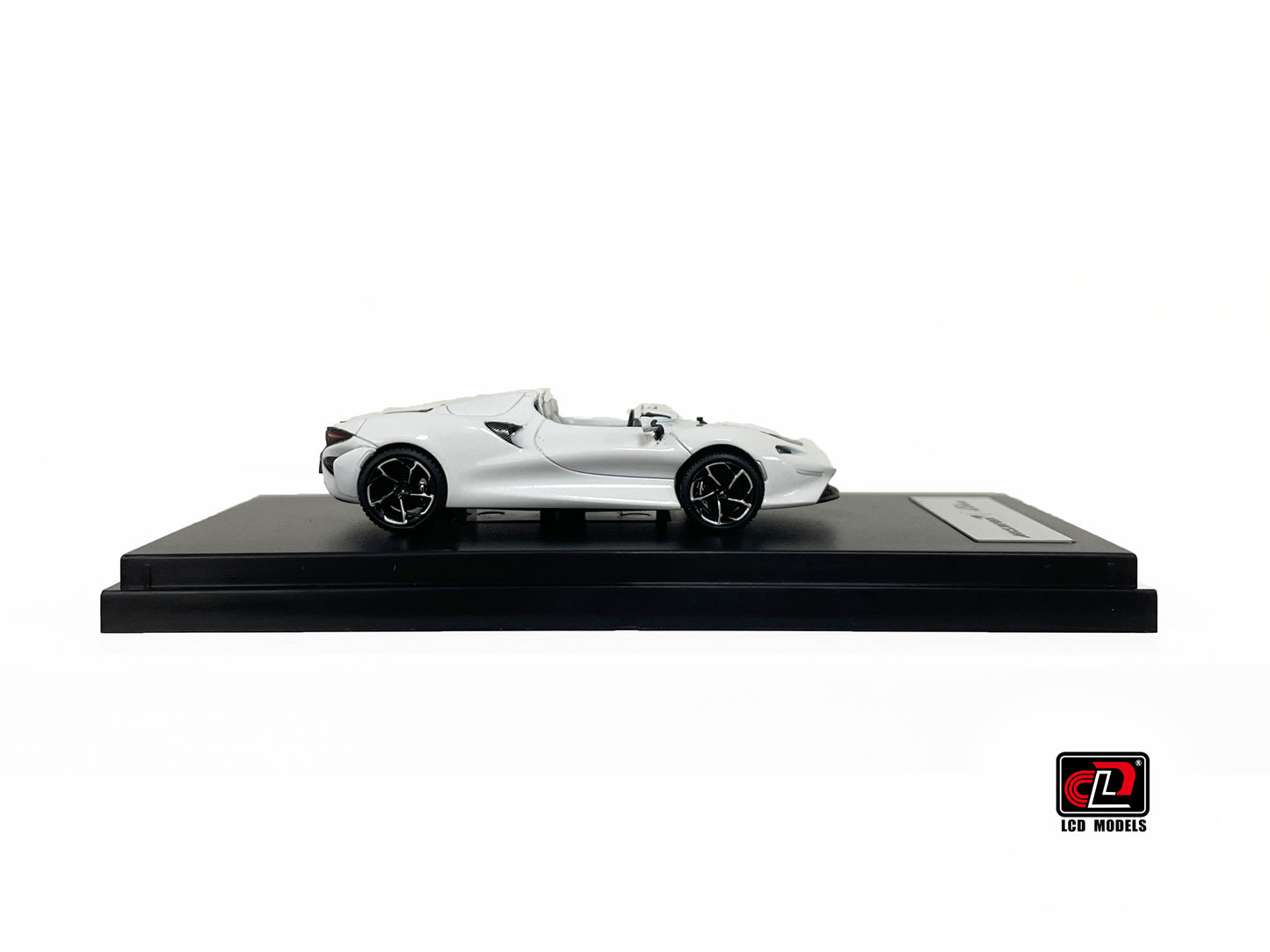 LCD Models 1/64 McLaren Elva White With Acrylic Case