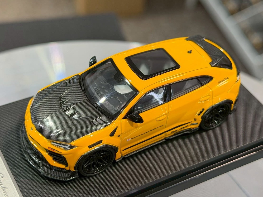 Flame Model Resin 1/64 LBWK Wide Body Lamborghini Urus Limited Edition 999 Units With Acrylic Case