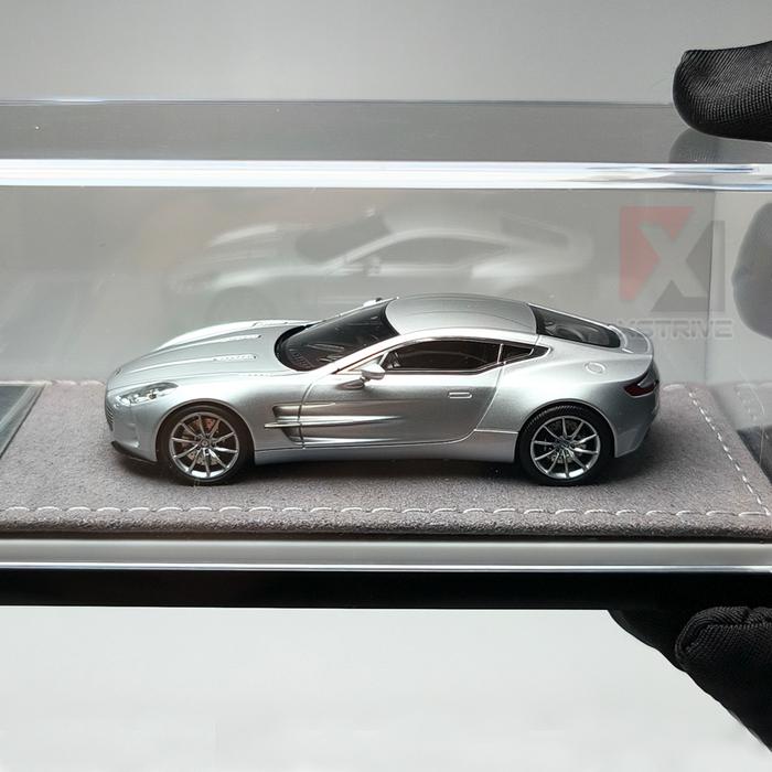 Deepmaker 1/64 Resin Aston Martin One-77 Pearl White Limited Edition 179/199 With Acrylic Case & Polishing Cloth