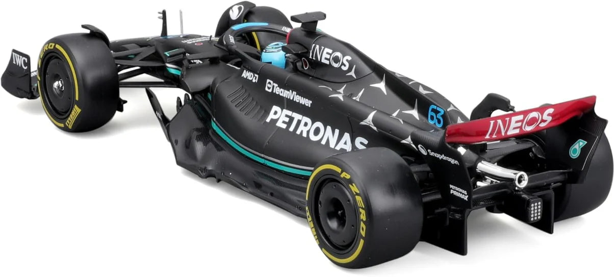 Bburago 1/24 Mercedes-AMG F1 W14 E Performance #63 George Russel With Acrylic Case