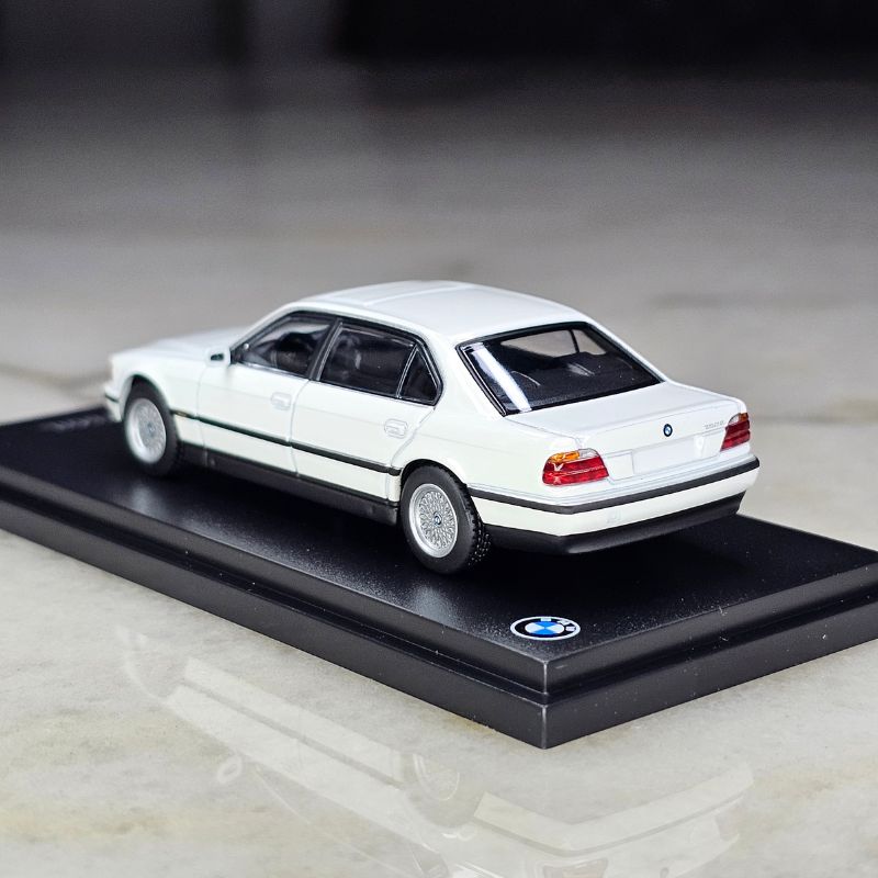 AR Box Almost Real 1/64 BMW Collection Series BMW 750iL With Acrylic Box