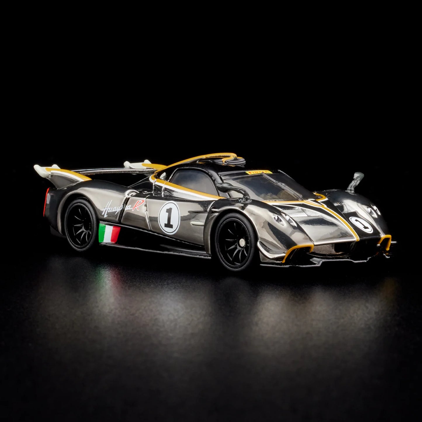 Hot Wheels '21 Pagani Huayra R Red Line Club Exclusive With Acrylic Case