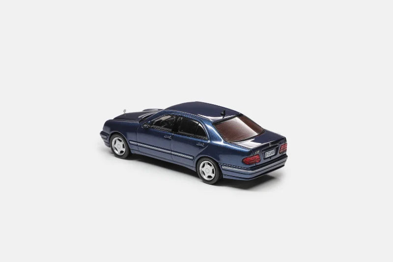 Maxwell 1/64 Mercedes Benz E Class (W210) Limited Edition 016/699 With Acrylic Case
