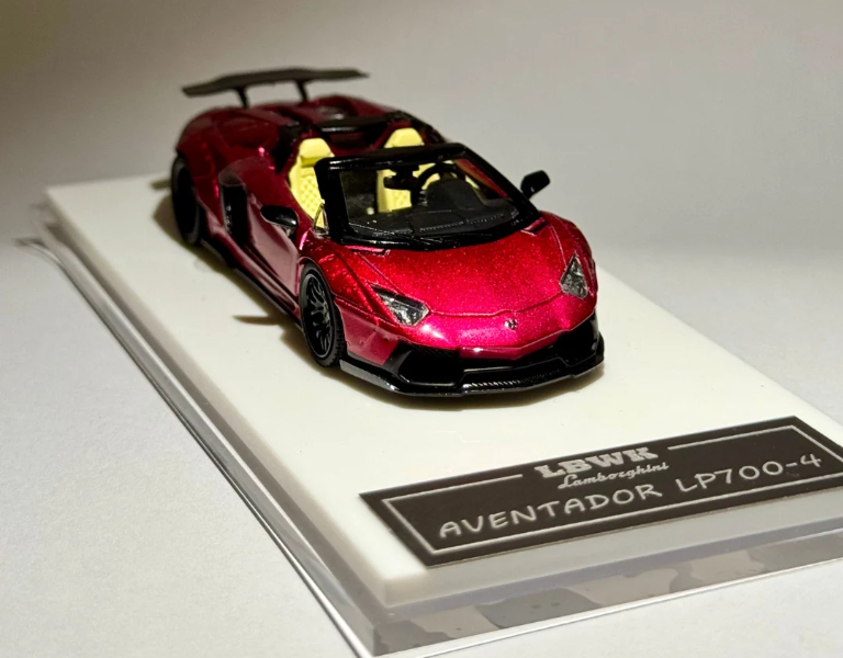 Rhino Model 1/64 LBWK Lamborghini Aventador LP700-4 [ Ruby ] With Acrylic Case