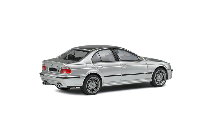 Solido 1:43 BMW E39 M5 2003 5.0 V8 32V Titanium Silver With Acrylic Case