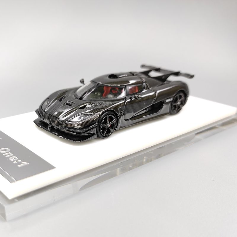 MJ Model 1/64 Koenigsegg One:1 Limited Edition 044/999 With Acrylic Case