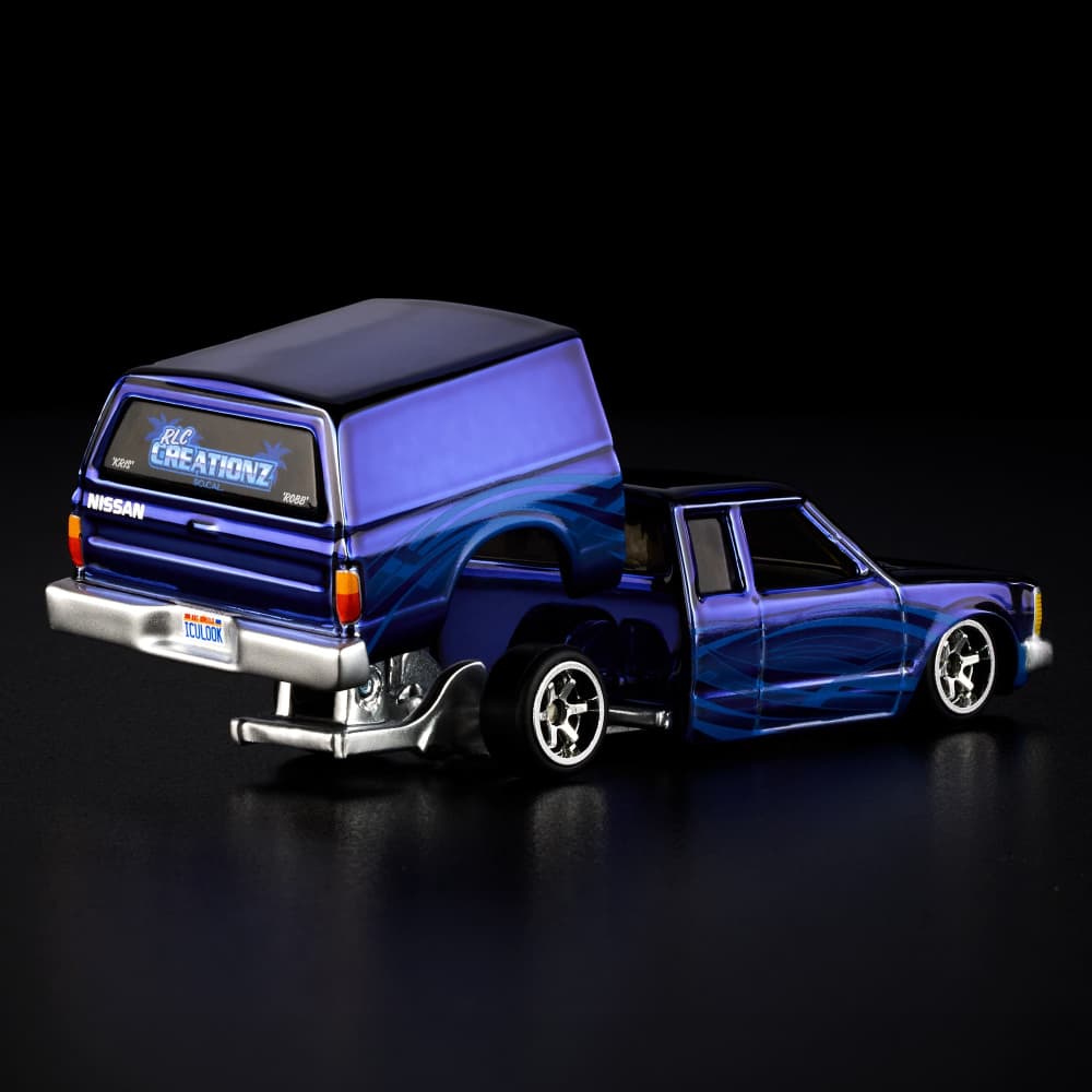 Hot Wheels 1986 Nissan 720 King Cab Red Line Club Exclusive