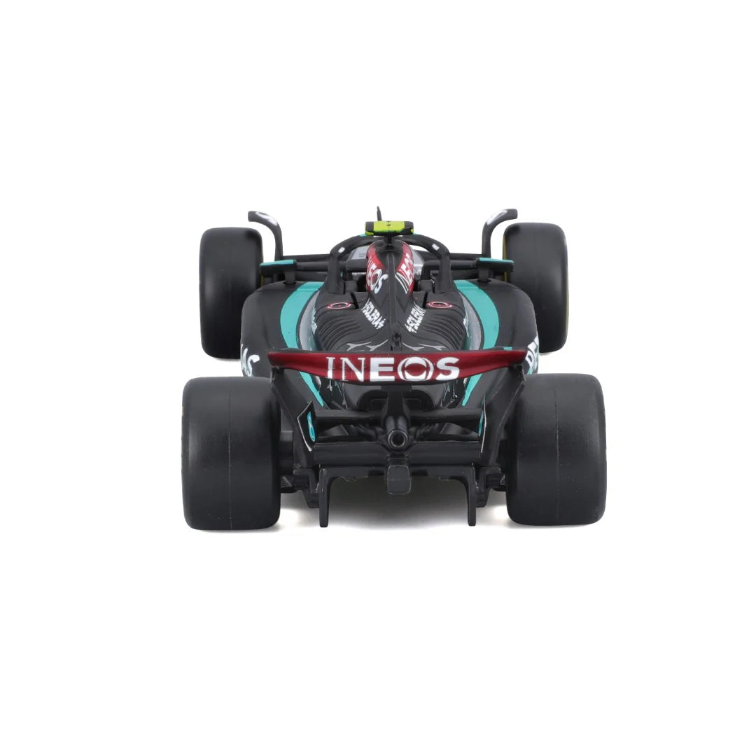 Bburago 1/43 Mecedes-AMG F1 W15 E Performance - Lewis Hamilton