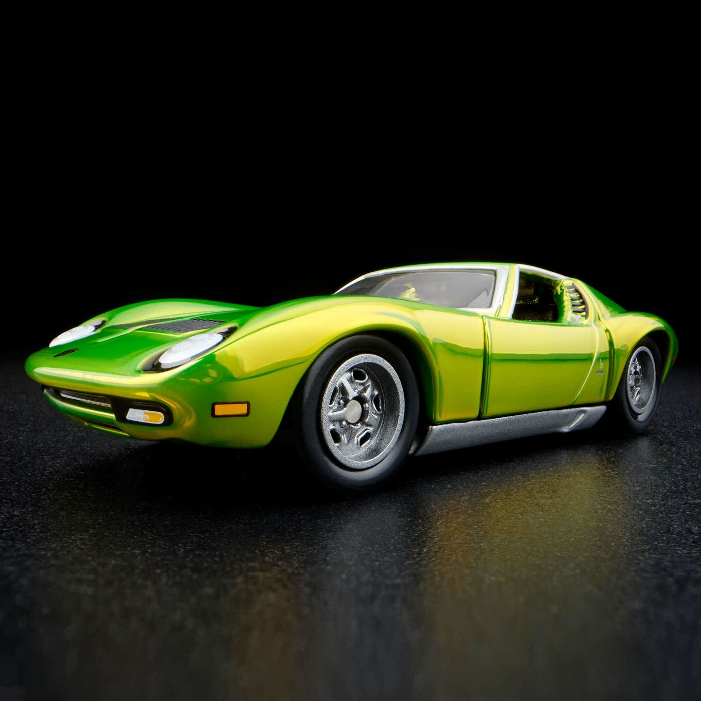 Hot Wheels '71 Lamborghini Miura P400 SV Red Line Club Exclusive With Acrylic Case