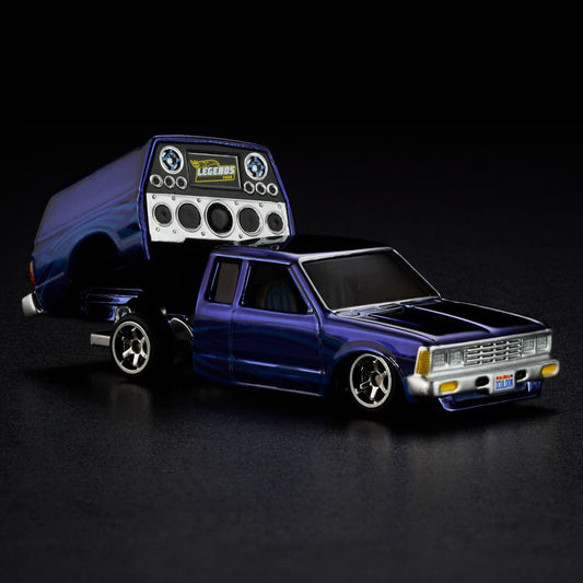 Hot Wheels 1986 Nissan 720 King Cab Red Line Club Exclusive