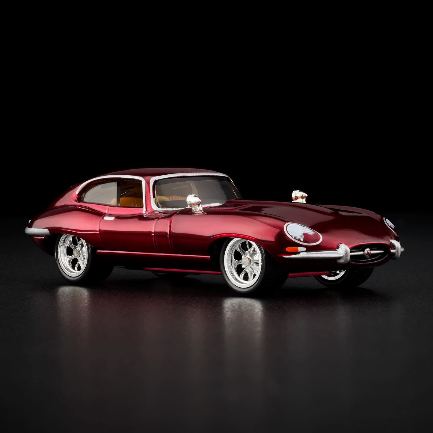 Hot Wheels 1964 Jaguar E-Type Red Line Club Exclusive With Acrylic Case