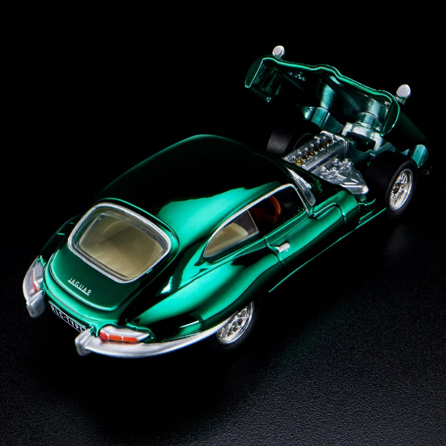 Hot Wheels 1964 Jaguar E-Type Red Line Club Exclusive With Acrylic Case