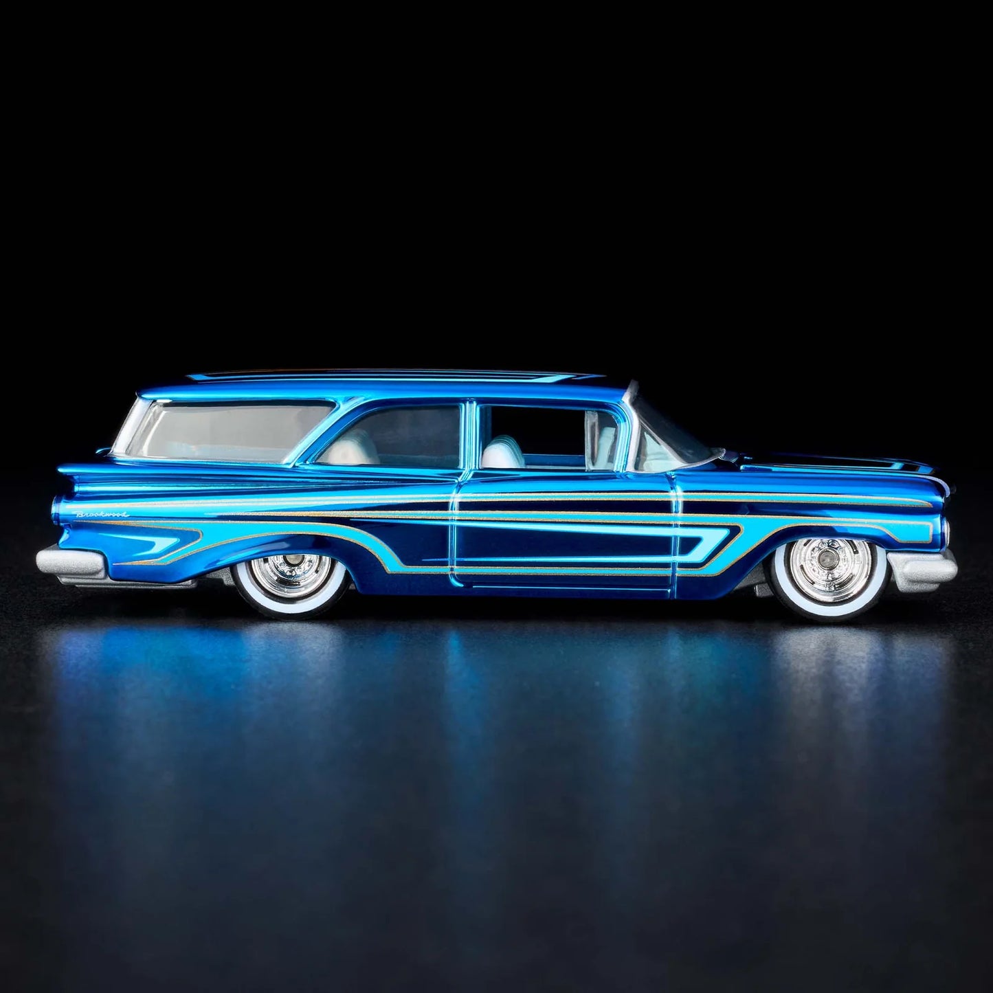 Hot Wheels 1959 Chevrolet Brookwood Red Line Club Exclusive With Acrylic Case