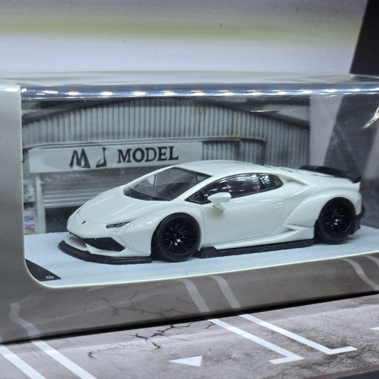 MJ Model 1/64 LB-Performance Lamborghini Huracan With Acrylic Case