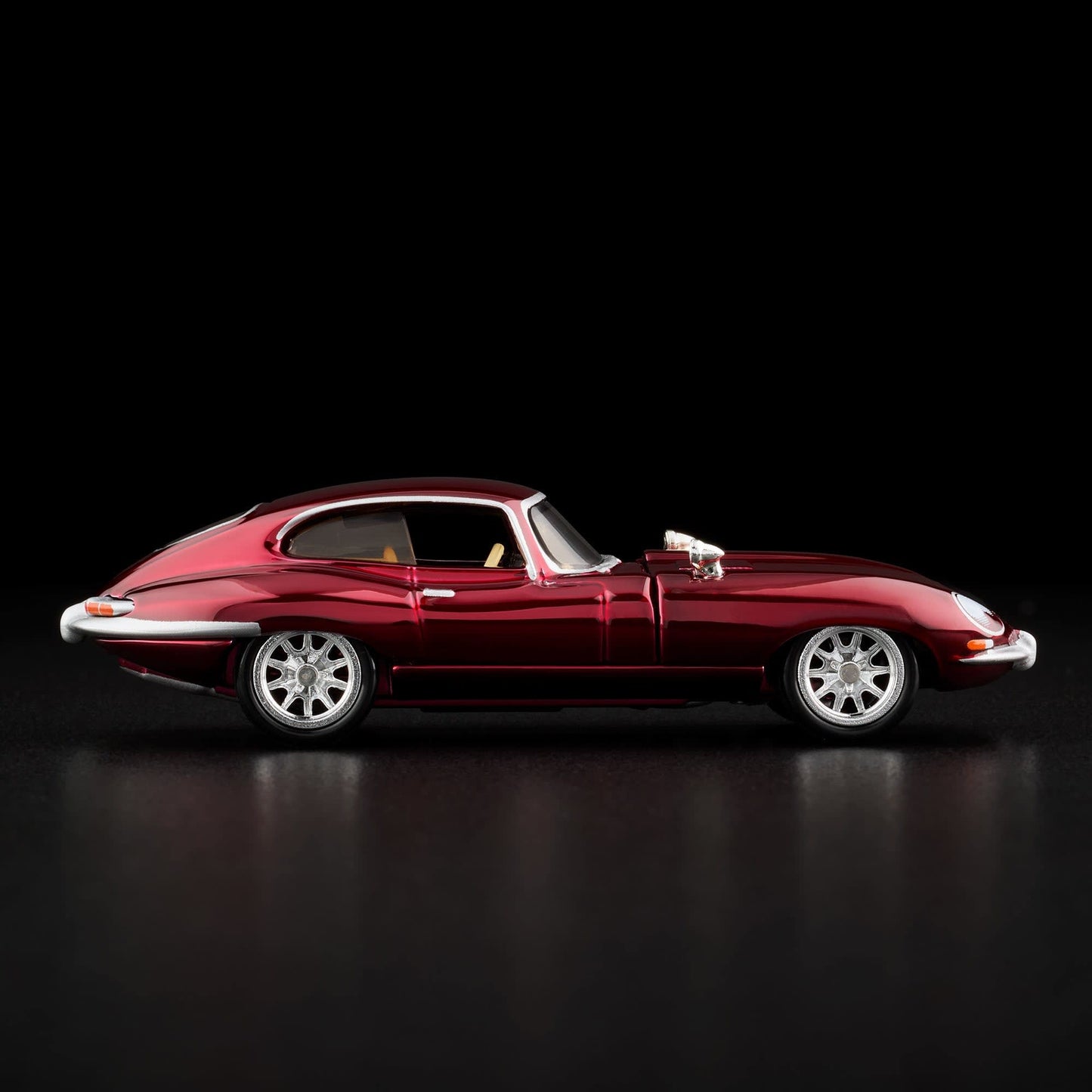 Hot Wheels 1964 Jaguar E-Type Red Line Club Exclusive With Acrylic Case