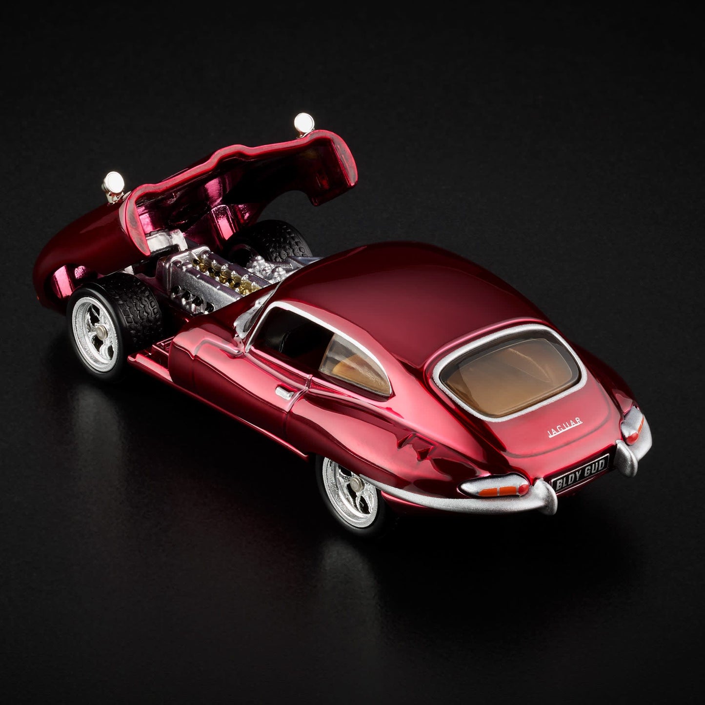 Hot Wheels 1964 Jaguar E-Type Red Line Club Exclusive With Acrylic Case