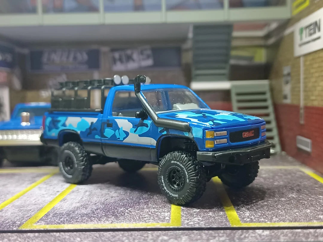 M2 Machines 1998 GMC Sierra 1500 4X4 9000 Pcs Worldwide