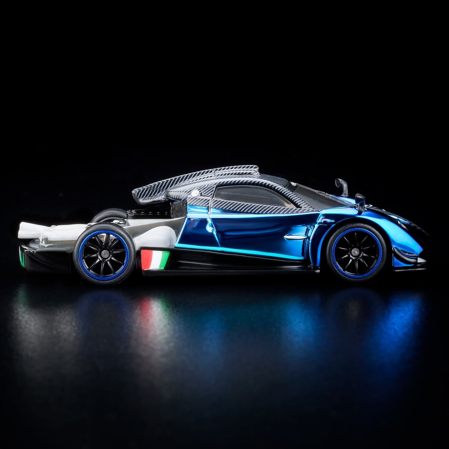 Hot Wheels '21 Pagani Huayra R Red Line Club Exclusive With Acrylic Case
