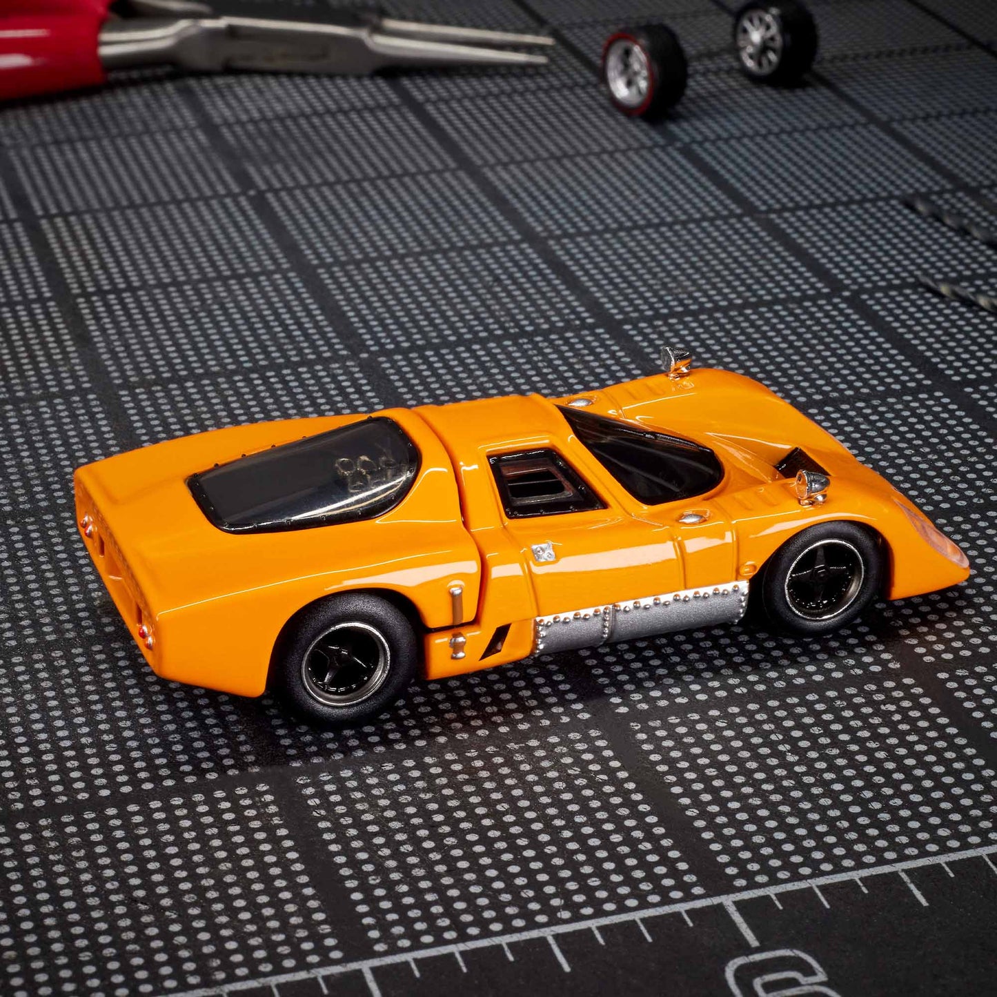 Hot Wheels Elite 64 McLaren M6GT With Card Protector