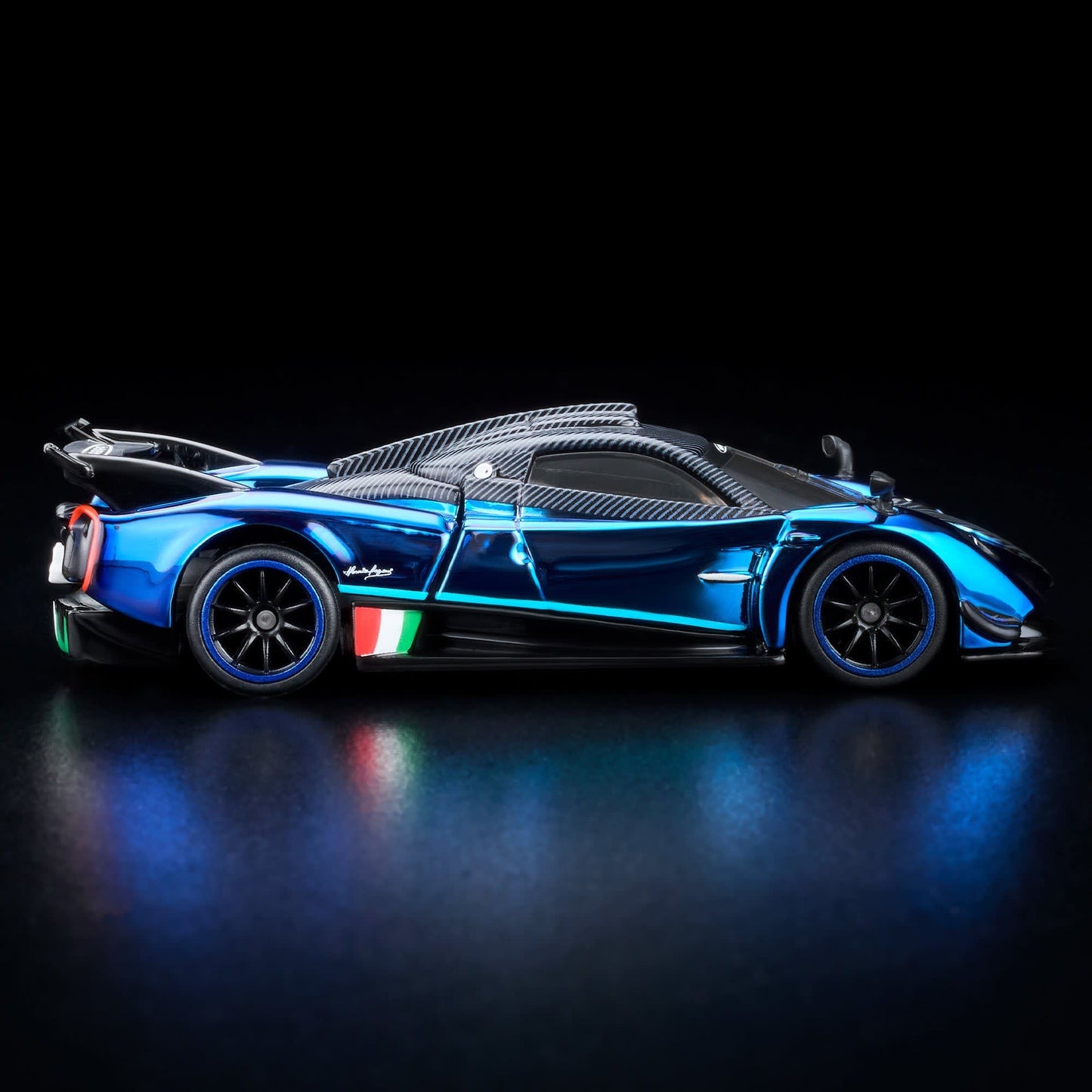 Hot Wheels '21 Pagani Huayra R Red Line Club Exclusive With Acrylic Case