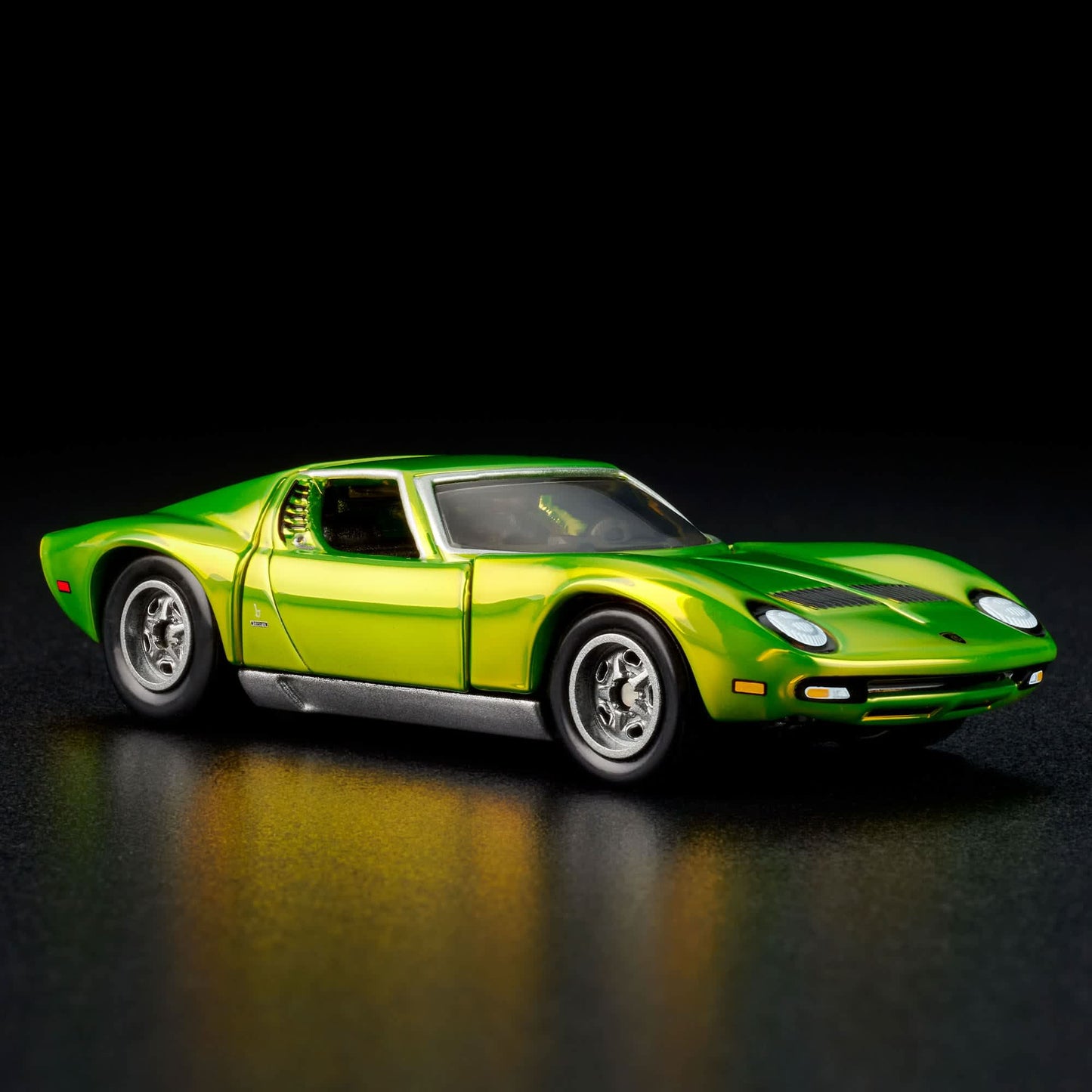 Hot Wheels '71 Lamborghini Miura P400 SV Red Line Club Exclusive With Acrylic Case