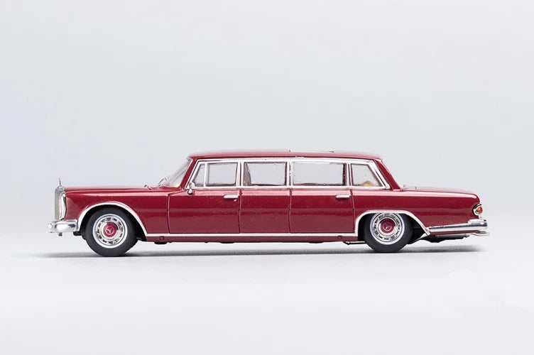 GCD 1/64 Mercedes-Benz 600 Pullman Limousine With Acrylic Case