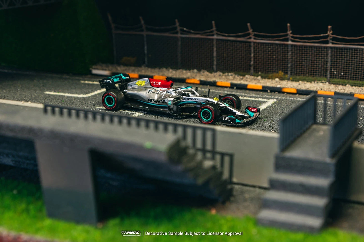 Tarmac Works 1/64 Mercedes-AMG W12 E Performance Las Vegas Grand Prix Launch Party
