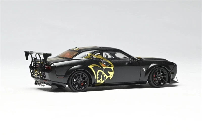 Stance Hunter 1/64 Dodge Challenger SRT Hellcat Limited Edition 1 Of 499 With Acrylic Case