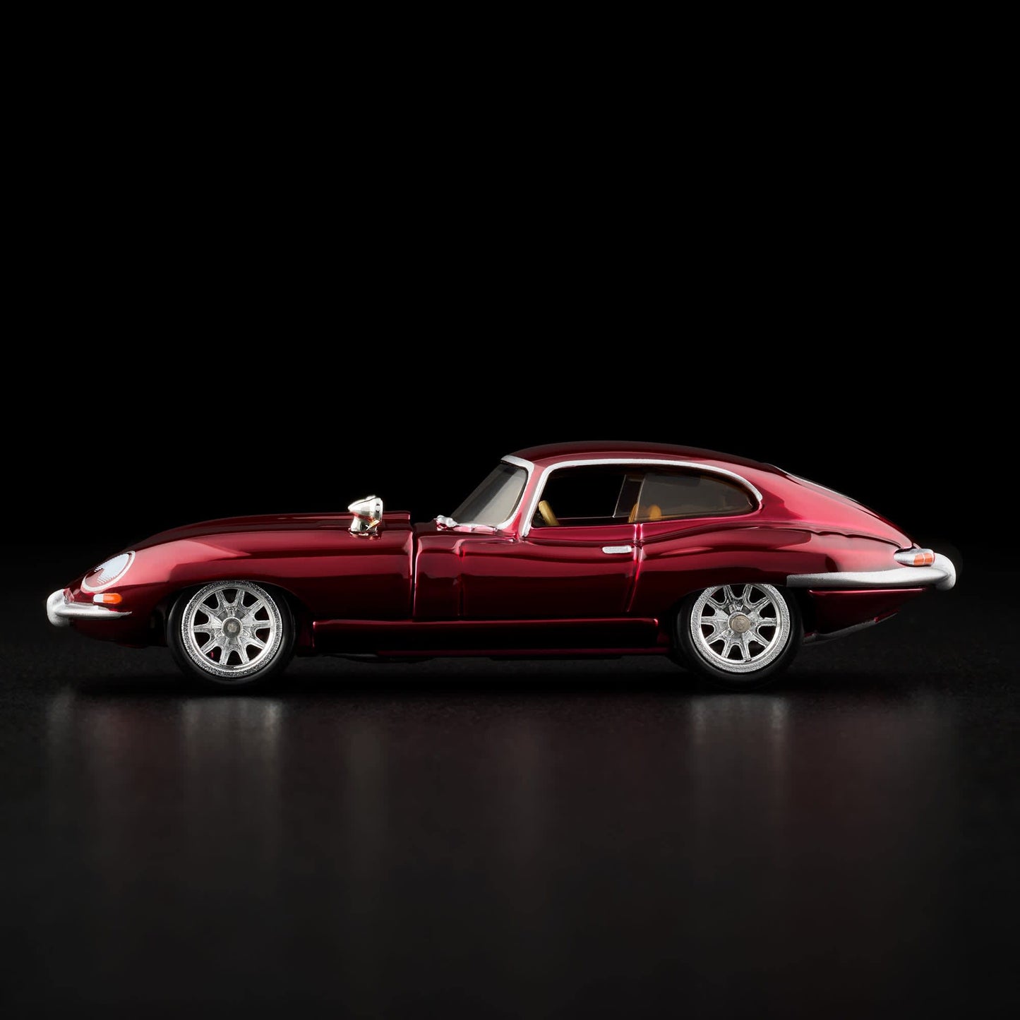 Hot Wheels 1964 Jaguar E-Type Red Line Club Exclusive With Acrylic Case