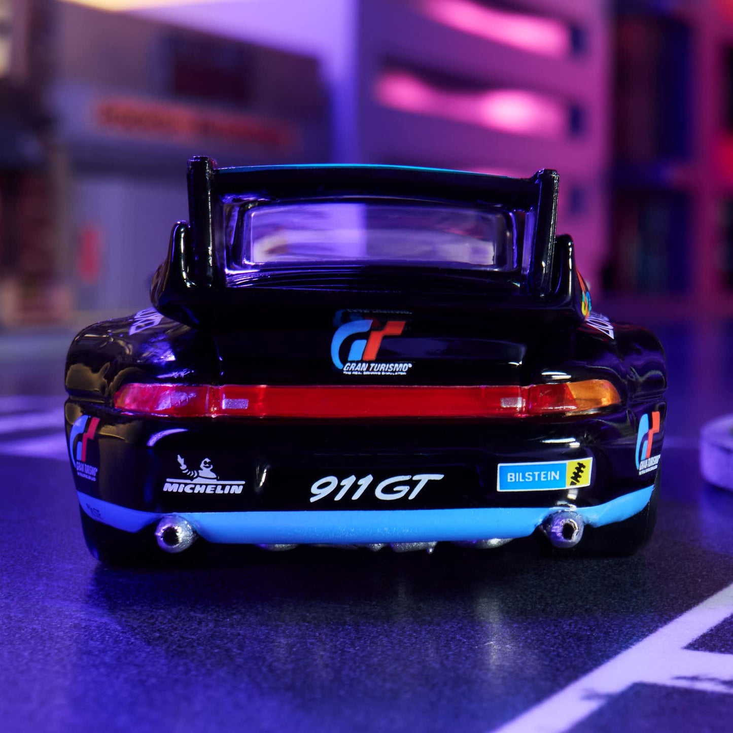 Hot Wheels Elite 64 Porsche 911 GT2 EVO 993 With Card Protector