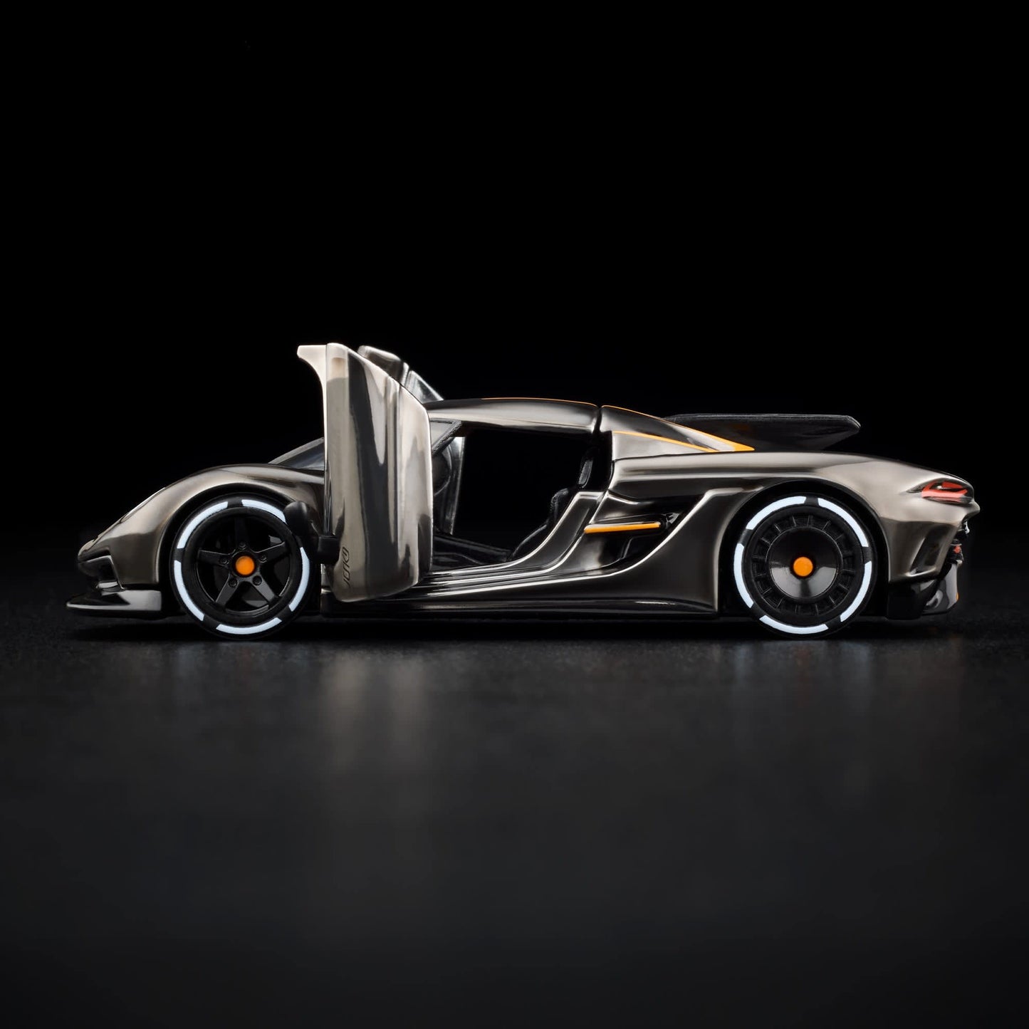 Hot Wheels Koenigsegg Jesko Absolut Red Line Club Exclusive With Acrylic Case