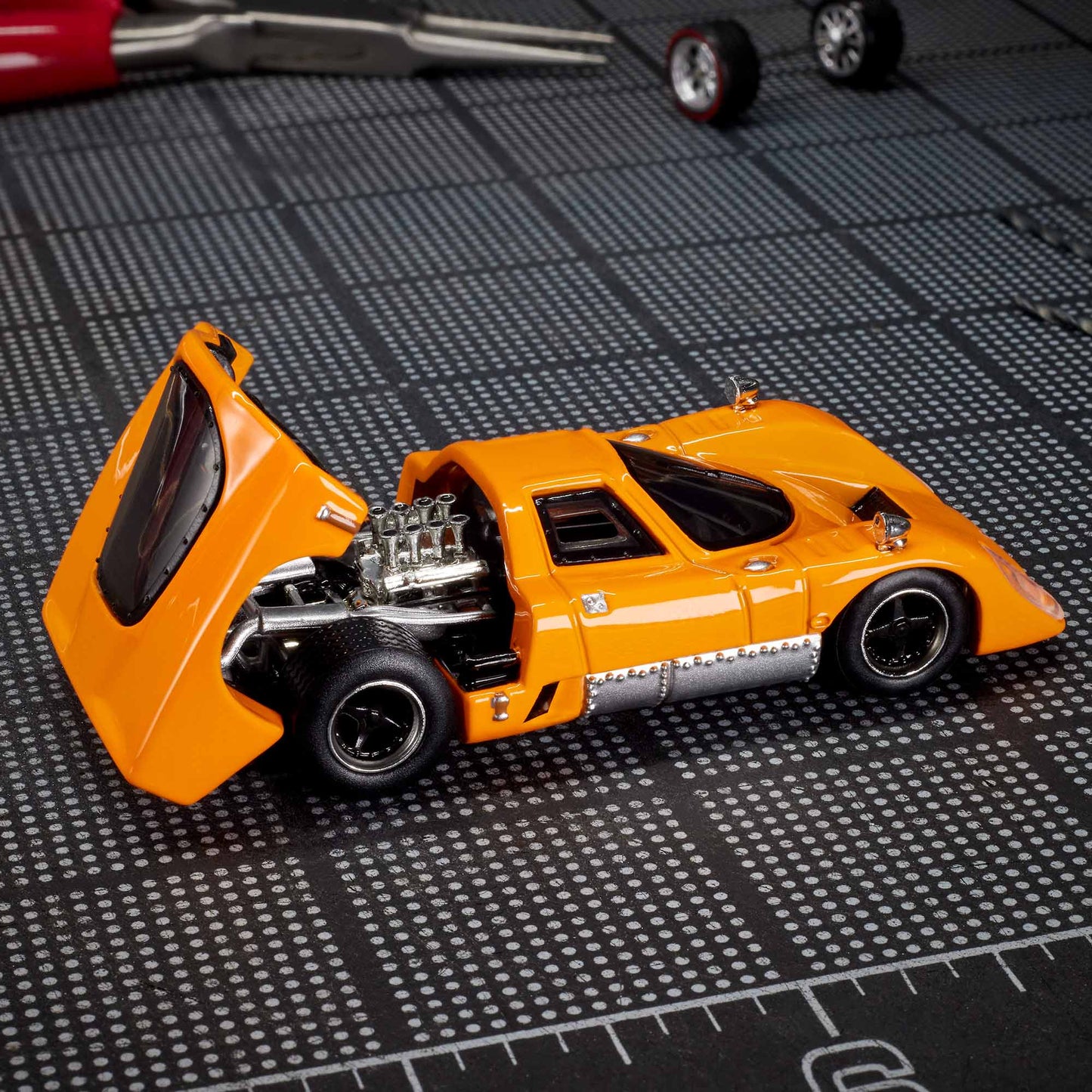 Hot Wheels Elite 64 McLaren M6GT With Card Protector