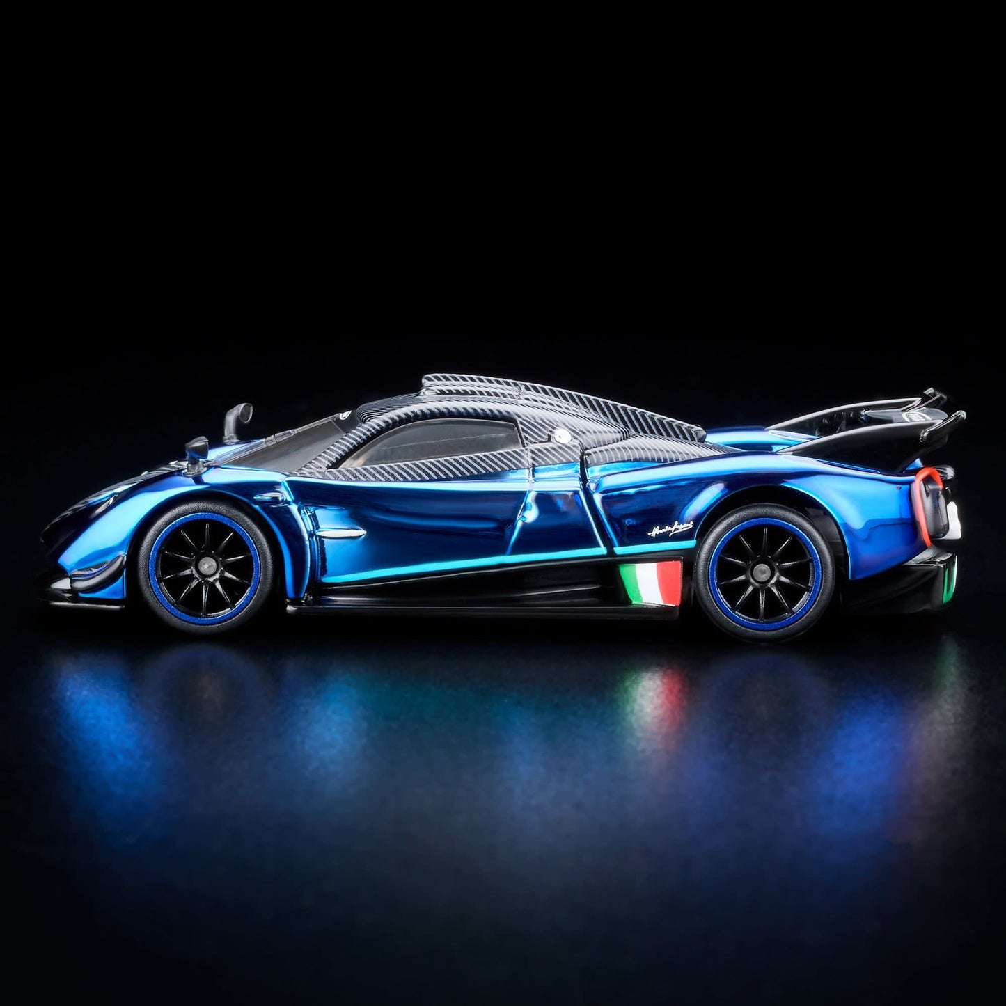 Hot Wheels '21 Pagani Huayra R Red Line Club Exclusive With Acrylic Case