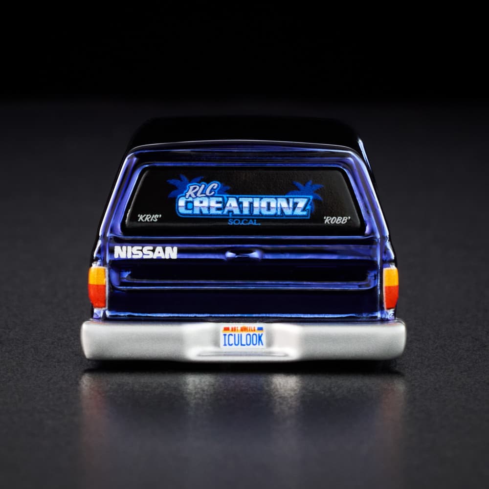 Hot Wheels 1986 Nissan 720 King Cab Red Line Club Exclusive